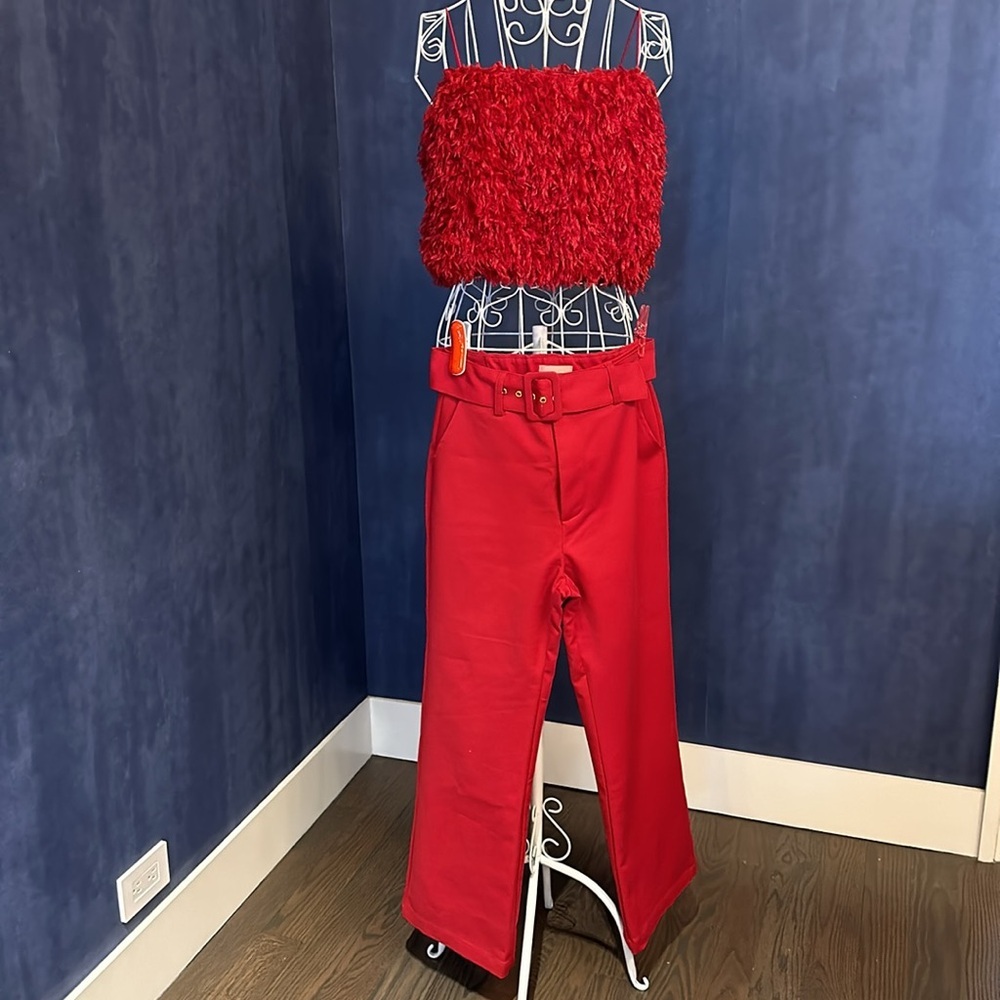Show me your MUMU 2 piece outfit.